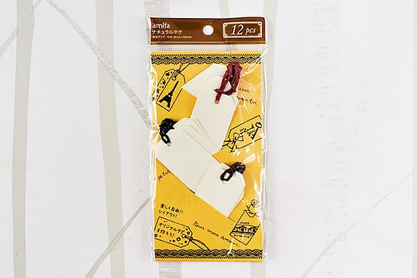 【100均ずぼらシュラン】セリア「クラフトタグ12枚入り」で、プレゼントをかわいく飾って華やかに！の画像2