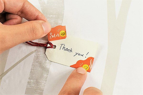 【100均ずぼらシュラン】セリア「クラフトタグ12枚入り」で、プレゼントをかわいく飾って華やかに！の画像5