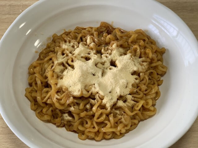 宮崎辛麺、プルダック炒め麺ほか「激辛ラーメン」6種、実食レビュー！　「チーズファンに超絶おすすめ」「辛さマックス」を発表の画像6