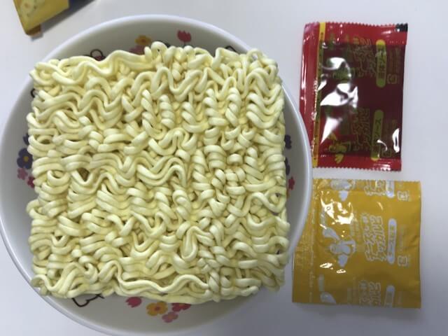 宮崎辛麺、プルダック炒め麺ほか「激辛ラーメン」6種、実食レビュー！　「チーズファンに超絶おすすめ」「辛さマックス」を発表の画像3