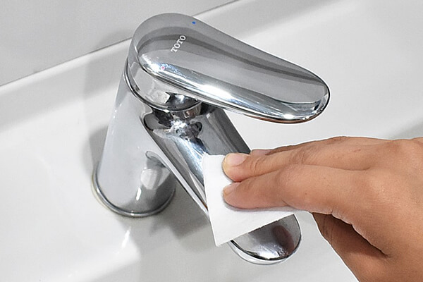 【ダイソーVSセリア】100均「水垢掃除グッズ」比較！　なかなか取れない水垢汚れも解決の画像4