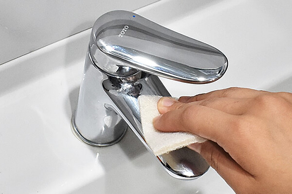 【ダイソーVSセリア】100均「水垢掃除グッズ」比較！　なかなか取れない水垢汚れも解決の画像7