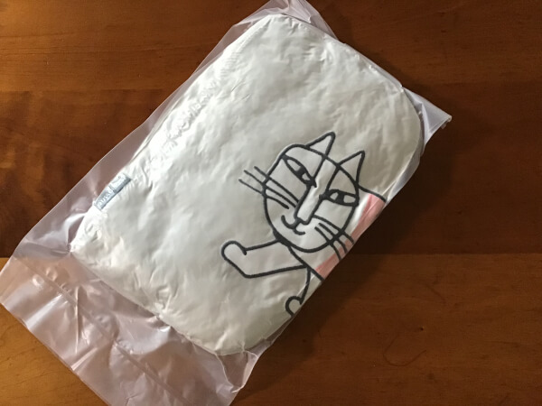 【付録レビュー】「リンネル」1月号、ふわふわで高品質！　触り心地抜群なマイキーのクッションがデスクワークに大活躍！【女性誌】の画像4