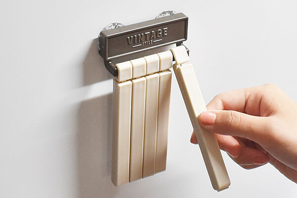 【ダイソーVSセリア】100均「ホルダー付きクリップ」比較！　デザインとホールド力、どちらを取る？の画像3