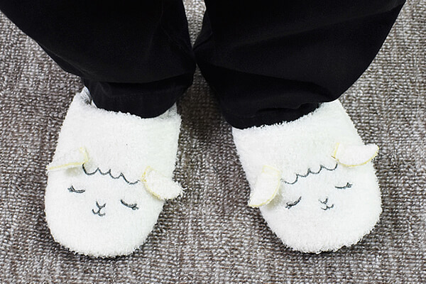 スリーコインズ「おとなアニマルルームシューズ」ヒツジみたいにもこもこで、じんわり温もりに包まれる！の画像6
