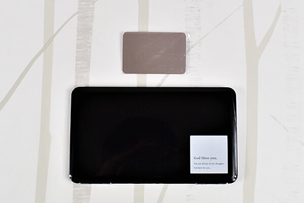 スリーコインズ「マスクケース」衛生的に保管できて、好きなところに貼れるミラーつき！ の画像3