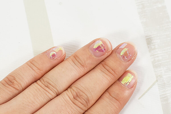 【ダイソーVSセリア】100均「ネイルシール」対決！　初心者でもサロンのような仕上がりに!?の画像7