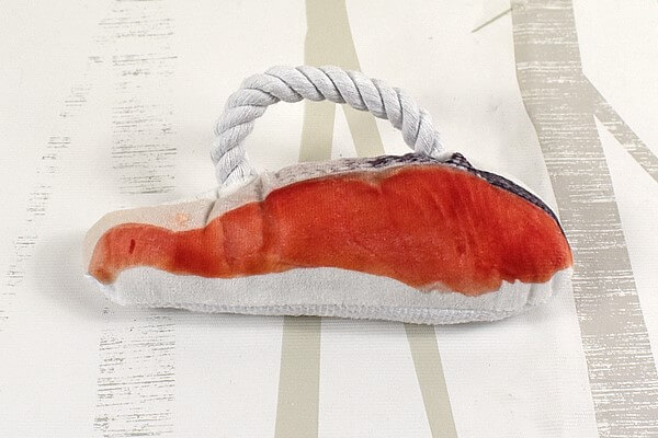 【ダイソーVSセリア】100均「ペット用おもちゃ」対決！　SNS映えする写真が撮れる!?の画像6