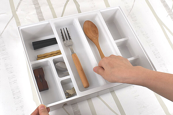 スリーコインズ「スライド式カトラリーケース」汎用性が高く、食器以外の収納にも使える!?の画像5