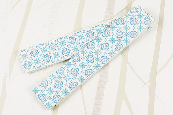 スリーコインズ「幅広結露テープ2P」カットして貼りつけるだけで手軽に結露対策！の画像1