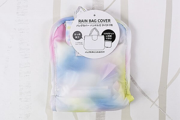 スリーコインズ「バッグカバーハンドル付タイダイ柄」エコバッグとしても使える防水カバー！の画像2