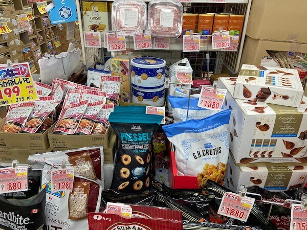 店内でコストコ商品も購入できます
