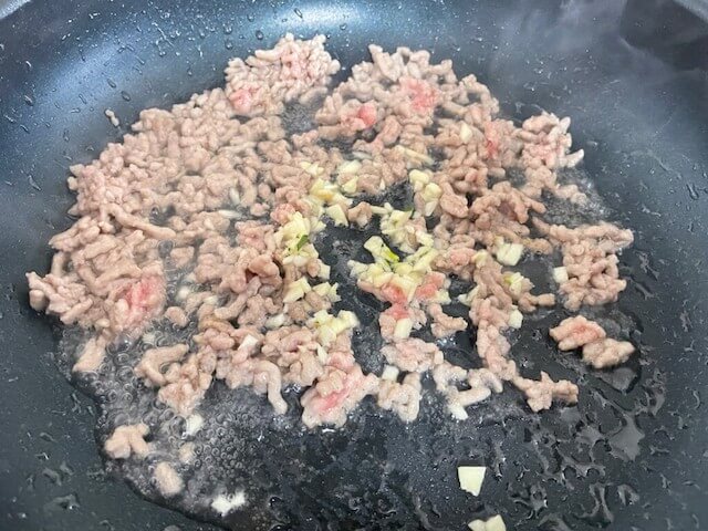 バズレシピ【納豆ガパオライス】納豆好きなら作らないと損！　週イチで食べたい感動レシピの画像2