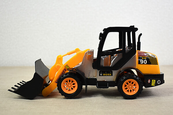 【ダイソーVSセリア】100均「車系おもちゃ」対決！　ギミックもあって子どもが喜ぶ！の画像3