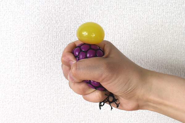 【ダイソーVSセリア】100均「進化系懐かしおもちゃ」比較！　令和世代もおもしろくてクセになる!?の画像7