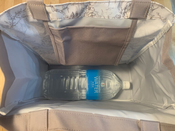 【付録レビュー】「＆Rosy」7月号、スナイデル好きは要チェック！　超軽量ビッグトートがたっぷり収納＆便利なポケットで使い勝手良し【女性誌】の画像9