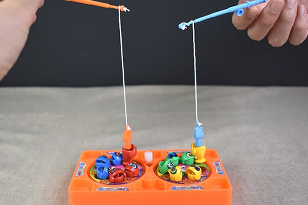 【100均レビュー】 ダイソー「つかみどりゲーム」、1人でも2人でも楽しめるクオリティーがすごい！の画像4