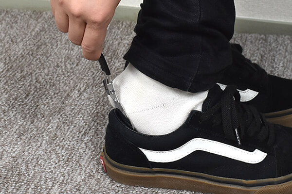 【100均レビュー】セリアとダイソーの「シューズグッズ」、100円以上の働きをしてくれて便利！の画像4