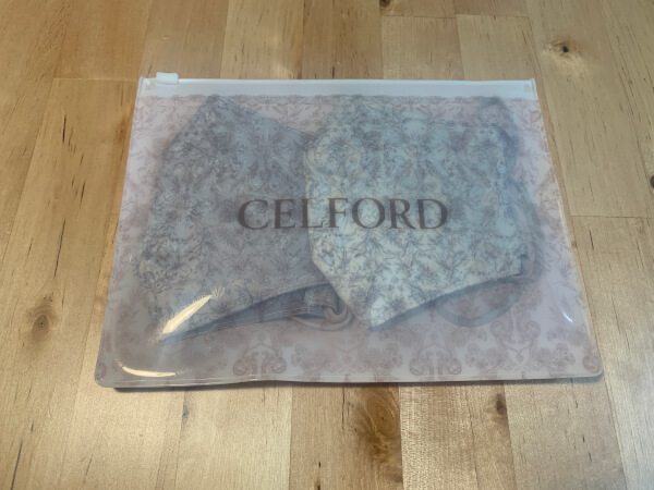 【付録レビュー】「＆Rosy」8月号、セルフォードの花柄マスクが小顔効果も期待できそう！ポーチもセットで便利【女性誌】の画像7