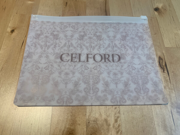 【付録レビュー】「＆Rosy」8月号、セルフォードの花柄マスクが小顔効果も期待できそう！ポーチもセットで便利【女性誌】の画像6