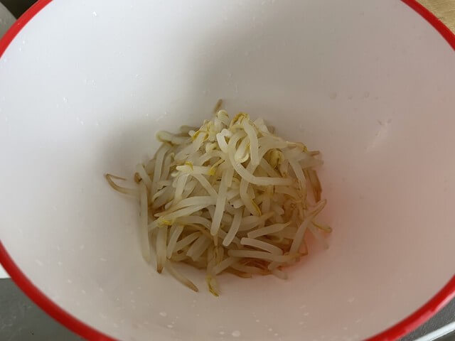 日清焼そばU.F.O.の【チョモランマU.F.O】、挑戦してみたら……はっきり言おう。安定の味でボリュームだけが倍になった！の画像3