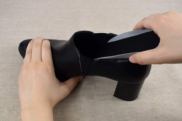 スリコ（3COINS）の「珪藻土入りカップインソール」、夏に足元の不快感が気になる人はチェック！ の画像6