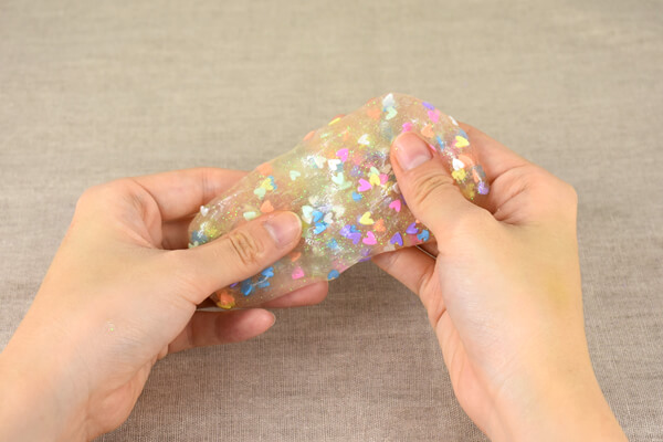 【100均レビュー】セリア「自分で作るおもちゃ」比較！　きれいな見た目で癒やし度MAXの画像4