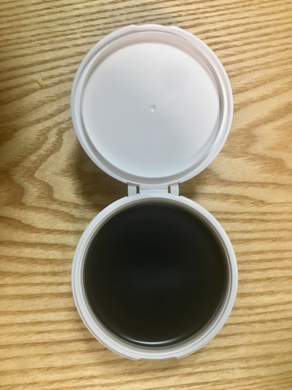 まるで墨汁のような黒！（C）サイゾーウーマン