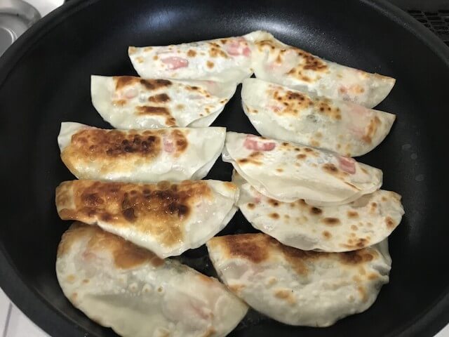 『家事ヤロウ!!!』【カニカマ餃子】作ったら、まさかの「磯辺焼き」!?　子ども爆食い、大人はわさび醤油で酒にぴったり！の画像5