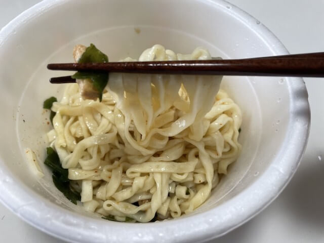 【日清の冷しどん兵衛】食べてみたら、面倒くさいし「冷し」じゃない！　ぶっかけそば＆うどん食べるなら、絶対○○はマスト!!の画像7