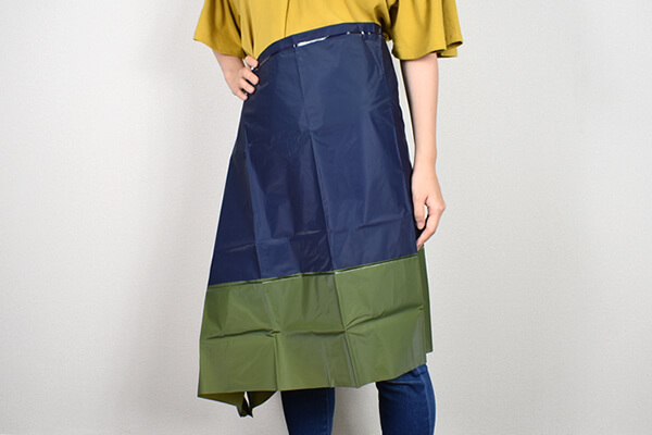 スリコ（3COINS）「4WAYレインストール」は、4通りに使える便利な雨具！　ブランドバッグもこれがあれば安心!?の画像5