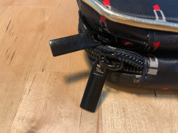 【付録レビュー】「＆Rosy」10月号、ARTISAN&ARTISTのメイクポーチが見た目以上の収納力！　一番人気のリップ柄が超お得【女性誌】の画像5