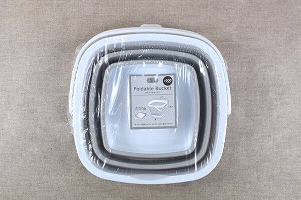 スリコ（3COINS）「折りたためるバケツ角」は、バケツなのに収納スペースに困らない!?の画像1