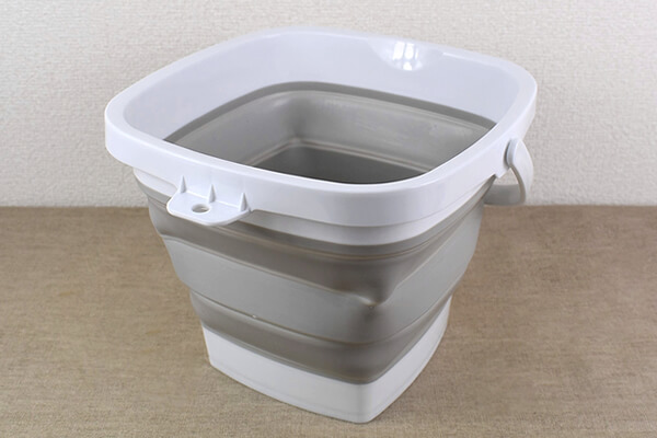 スリコ（3COINS）「折りたためるバケツ角」は、バケツなのに収納スペースに困らない!?の画像3