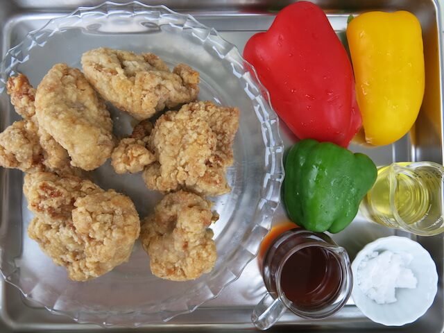 宮崎ご当地調味料「チキン南蛮の素」をアレンジ活用！　スーパーの唐揚げで「南蛮炒め」完成の画像3