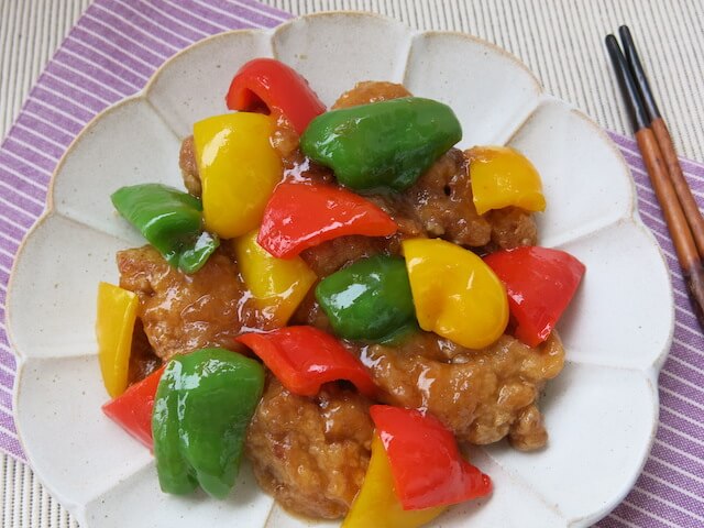 宮崎ご当地調味料「チキン南蛮の素」をアレンジ活用！　スーパーの唐揚げで「南蛮炒め」完成の画像2