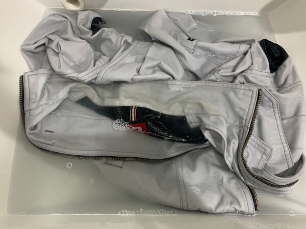 作業着を投入（C）サイゾーウーマン