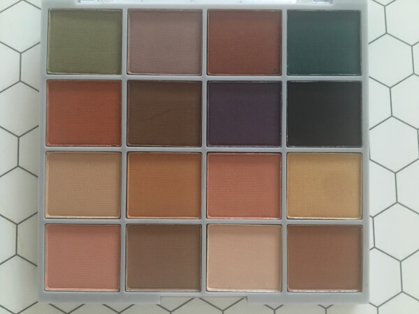 マットで絶妙なくすみカラーが可愛い♪（C）サイゾーウーマン