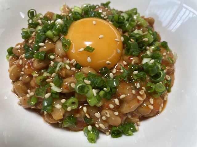 バズレシピ【納豆キムチユッケ】で新米を爆食い！　むちゃくちゃ食欲増進、完全な白米泥棒メニューだった！の画像3