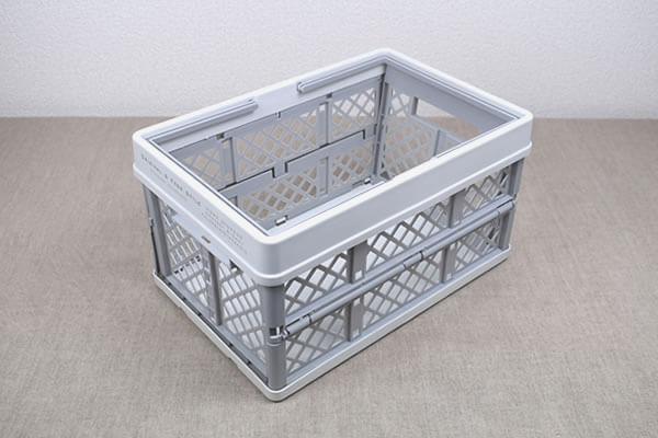 スリコ（3COINS）「折り畳みコンテナ（Sサイズ）」持ち手付きで小物整理に便利！　積み重ねできるから複数導入もアリの画像3