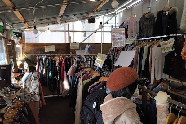 「秘密のさくらちゃん」武蔵村山店店内②