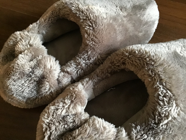 あたたかファイバールームシューズはフワフワ！（C）サイゾーウーマン