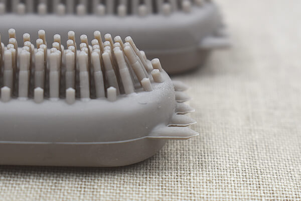 スリコ（3COINS）「シリコーンブラシ手袋」食器洗いや掃除など用途が広くてペットも喜ぶ!?の画像4