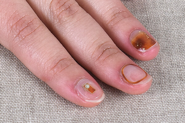 スリコ（3COINS）「ぷっくりネイルシール」普段ネイルできない人に朗報！　サッと貼れて簡単おしゃれの画像4