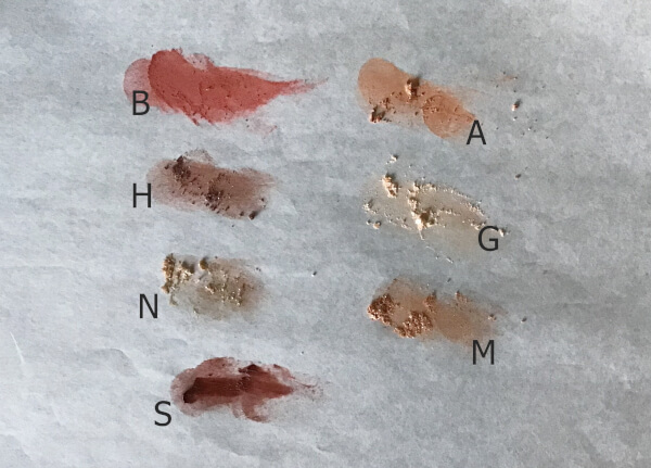 「21色パレット」の右側スウォッチ（C）サイゾーウーマン