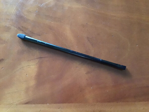 ダブルエンドのブラシ（C）サイゾーウーマン