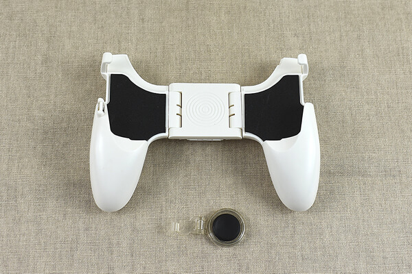 スリコ（3COINS）「スマホゲーム用ハンドルグリップ」握りやすくてジョイスティックつき！の画像2