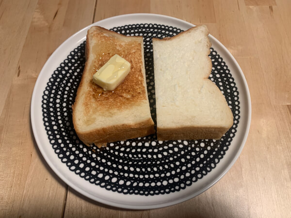 明日が楽しみすぎて「ウキウキがとまらない（プレーン）生とトースト（C）サイゾーウーマン