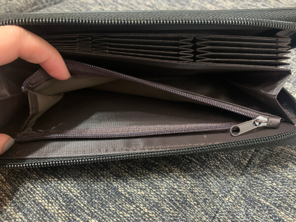 片側マチつきなので中も見やすい（C）サイゾーウーマン