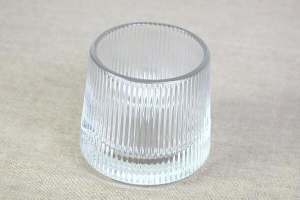 スリコ（3COINS）「スインググラス」がSNS映えすると話題！　ゆらゆら揺れるデザインはプレゼントにもぴったりの画像2